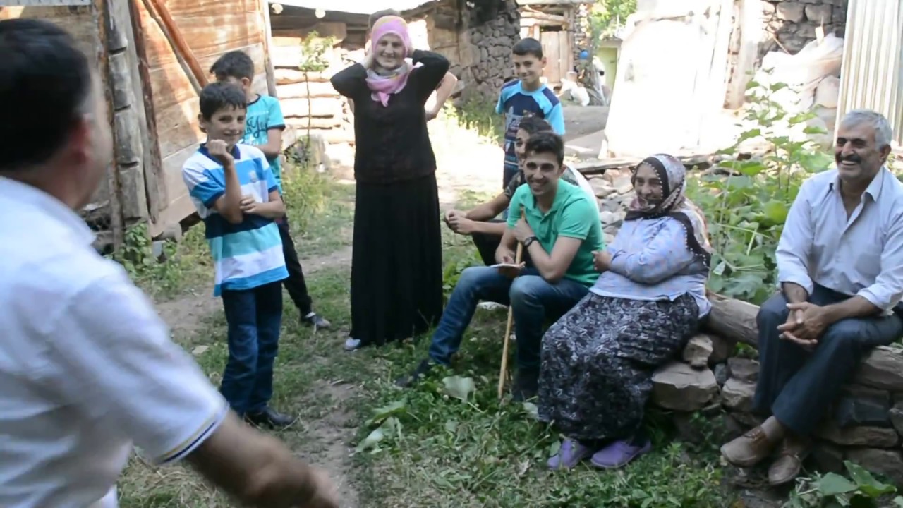 2017 karakale köyü  rahmetli (Hodoçurlu teyzemiz ) ve Emin öztekin taklitleri...