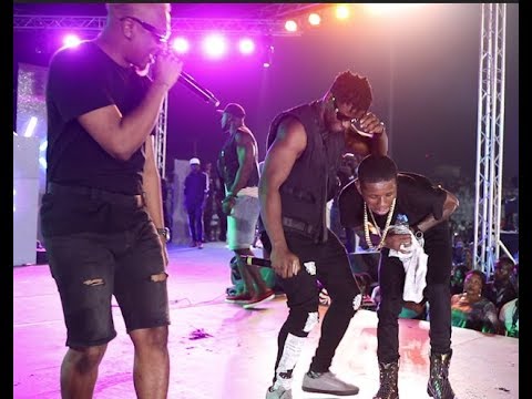 Crowd go crazy as Reminisce joins Small doctor and Oladips on stage at Omo better concert Crowd go crazy as Reminisce joins Small doctor and Oladips on stage at Omo better concert