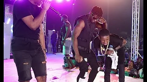 Crowd go crazy as Reminisce joins Small doctor and Oladips on stage at Omo better concert