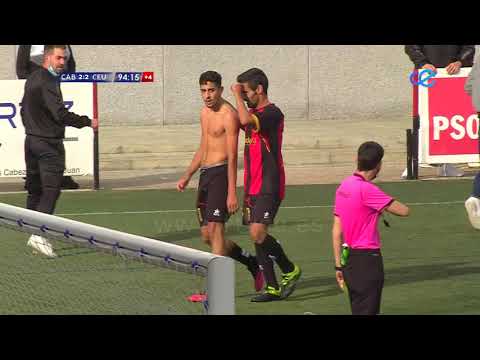 Aficionados del Cabecense invaden el estadio y con la mascarilla bajada