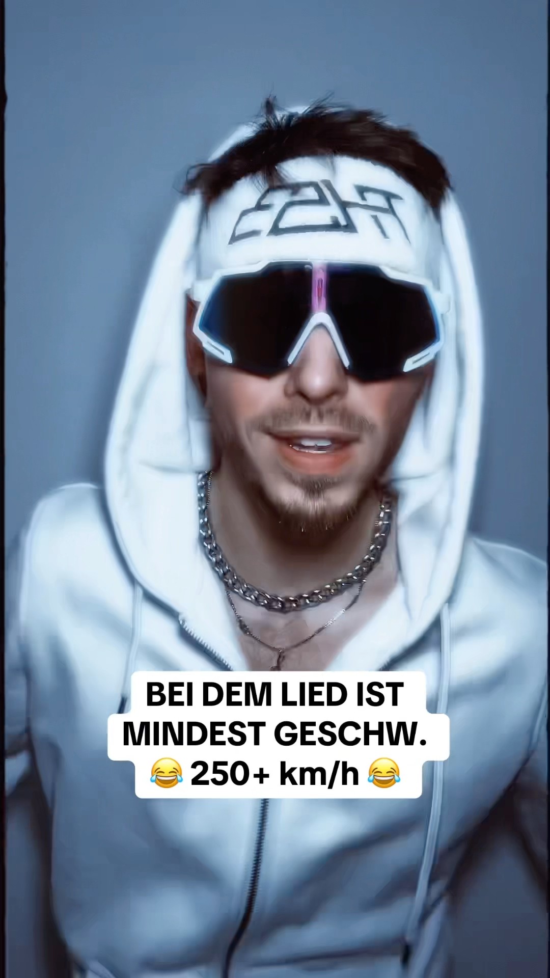 Das Lied muss in die App! ? ￼#blitzer #rave #remix #techno #technogermany #foryou #fürdich #fyp #fy