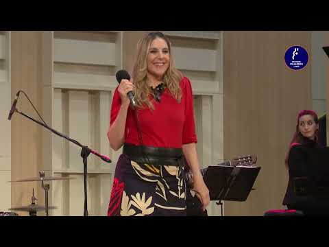 Belen Mackinlay en el auditorio de Radio Nacional