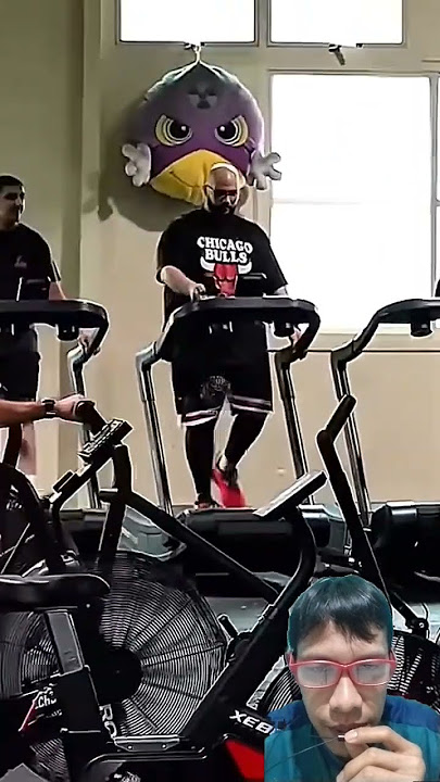 They're shocked by lifting weights with one hand#prankanatoly#shorts