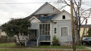 Late 1800s abandoned house with crawl space near collapse by Southern Stories 110 views 1 year ago 6 minutes, 23 seconds