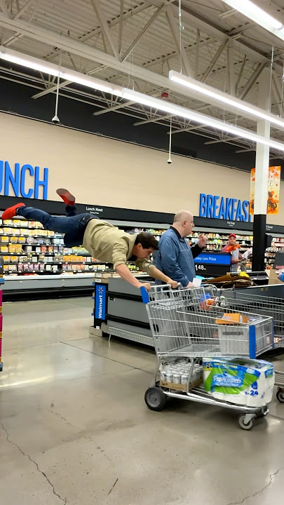 Flying Through the Store ππ€£