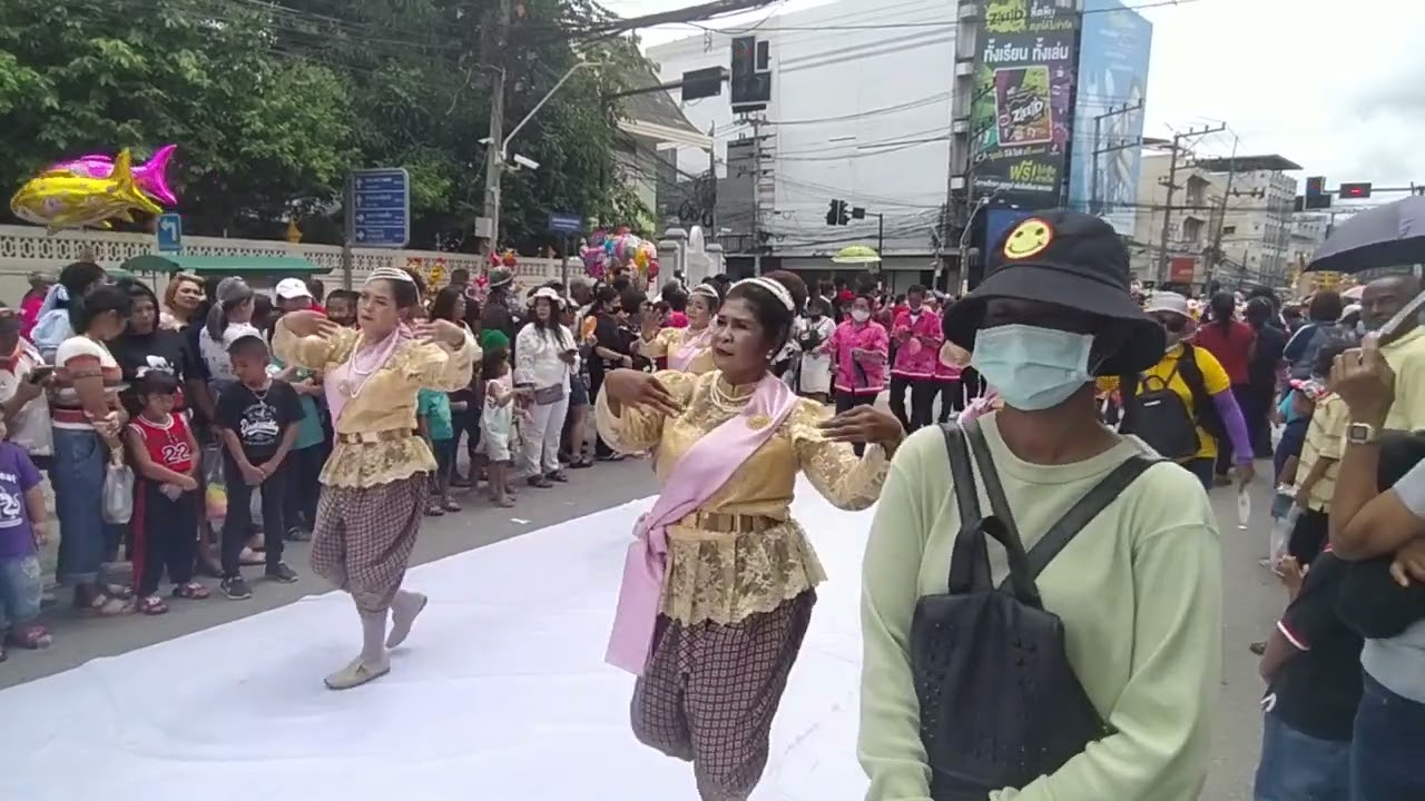 เรือพนมพระวัดกงตาก ต.ช้างซ้าย อ.กาญจนดิษฐ์ จ.สุราษฎร์ธานี