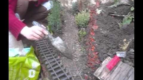 How not to Garden Railway Ep. 6: Ballast