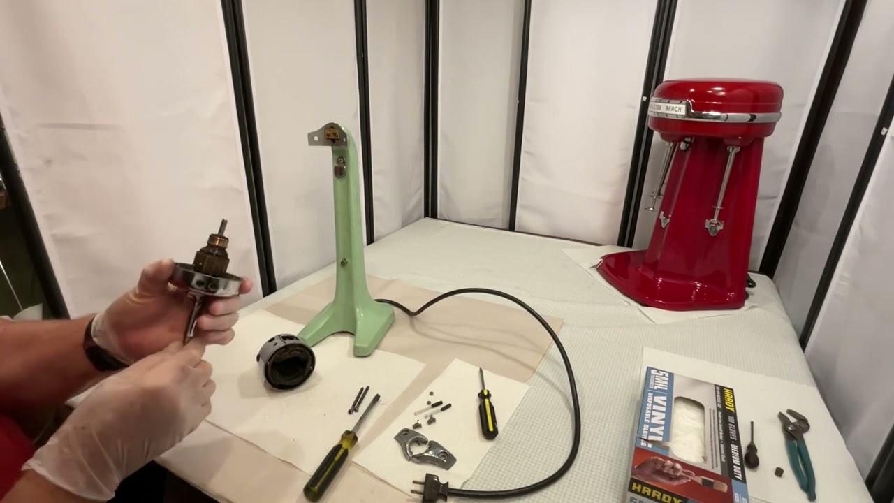 Hamilton Beach model 25 - Separating the motor