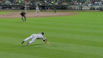 Cuddyer dives to make a great catch in right