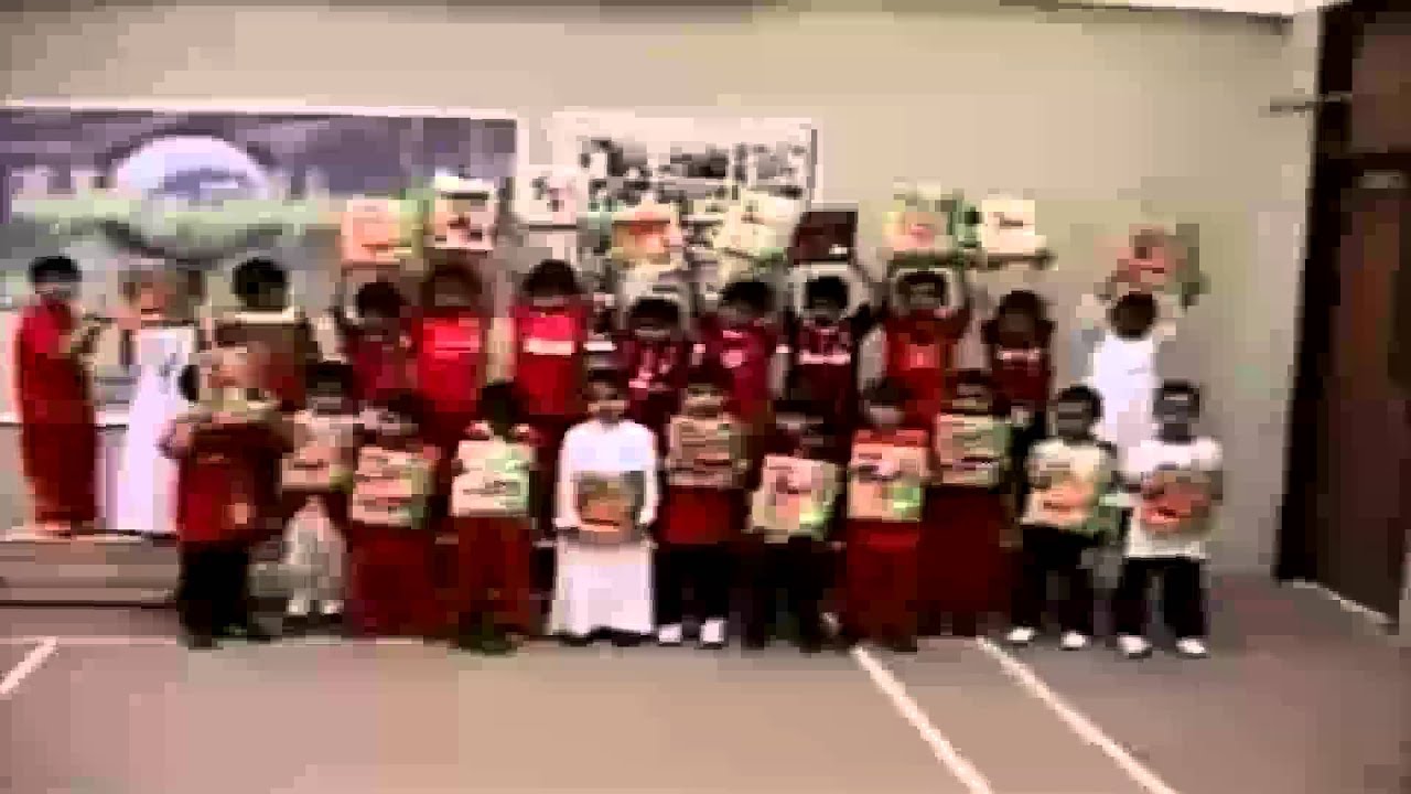 ابتدائية الأبناء بالحرس الملكي عرض ترحيبي بالطلاب المستجدين وأولياء أمورهم للعام 1435-1436 هـ