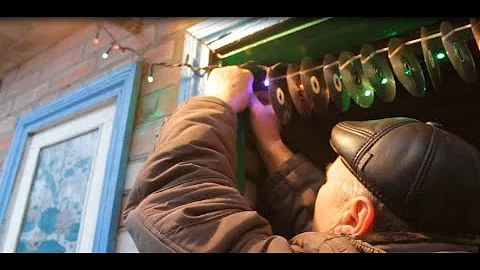 Как отпугнуть воробьёв? Гуманный метод