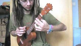 Video thumbnail of "Howl's moving castle theme ( ukulele )"