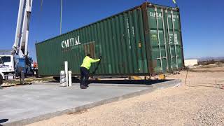 BLD Container House Las Vegas - Crane placing container