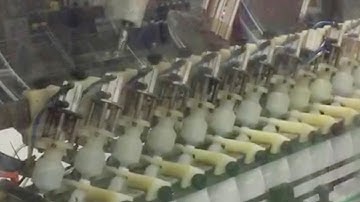 Angle necks bottles filling inner plug inserting capping equipment Linear liquid bottling line