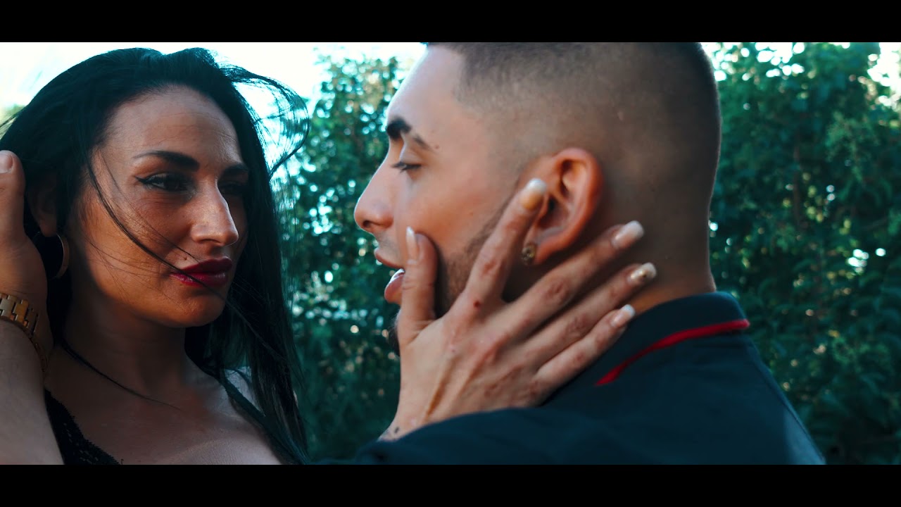 Mira El Blaze - Bésame ( Videoclip Official ) en YouTube Mira El Blaze - Bésame ( Videoclip Official ) en YouTube