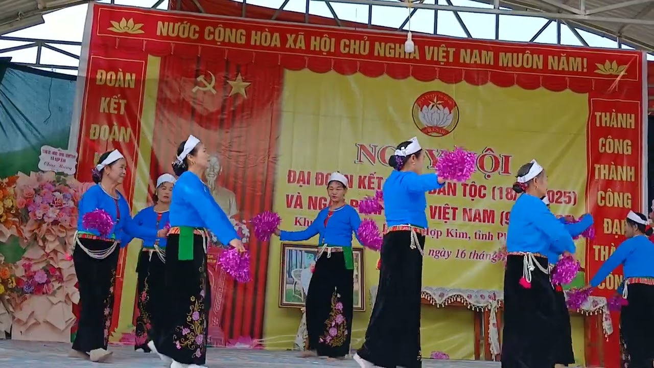 DÂN VŨ DÂN TỘC MƯỜNG  HỘI NGƯỜI CAO TUỔI XÓM LỘT.