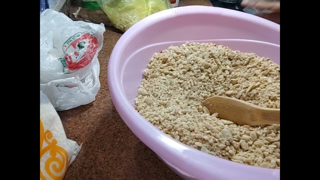 تحضير حشوة الكنافة والقطايف من المكسرات والفول السوداني