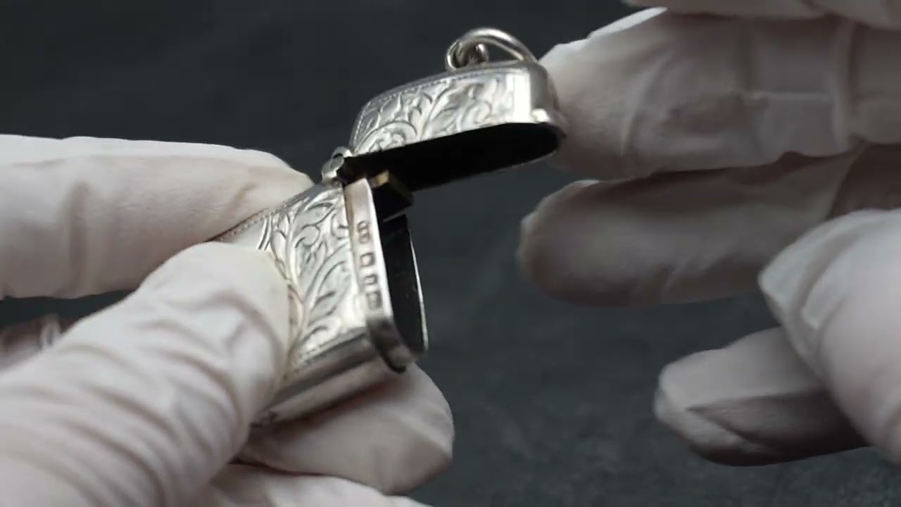 1899年 英国アンティーク 純銀製 小型ヴェスタケース 11g S&A – SILVER-LUG