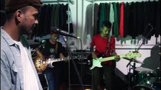 The Paps - Dingin (live)