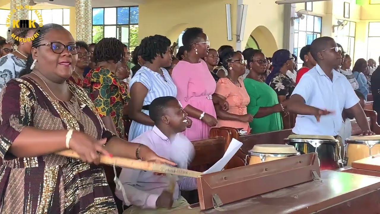 Mt. Kizito Makuburi - Mungu Usiyeshindwa (From Sunday Playlist)