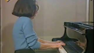 Tania Achot-Haroutounian plays Schumann &quot;Aufschwung&quot; from Fantasiestücke, op.12