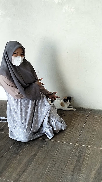 Tiara w/kucing