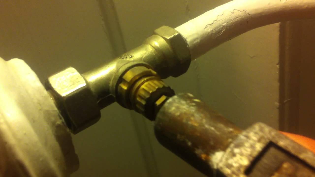 Hvordan får man ventilstift løs på radiator - YouTube