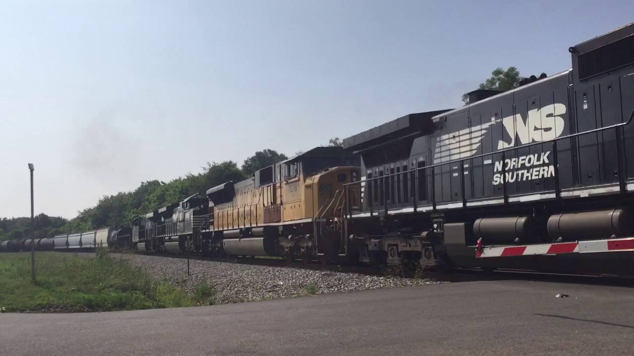 NS 117 (SD90MAC Trailing) - YouTube