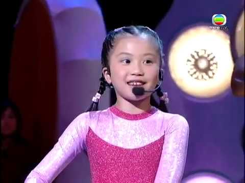 《殘酷一叮2》8歲妹豬邊唱希望  邊做體操