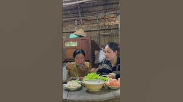 Bữa cơm quê đạm bạc nhưng ấm áp lắm.