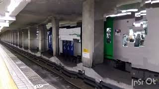 大阪メトロ中央線400系 日立ハイブリッドSiC-VVVF 到着と発車。ドアチャイムも聞こえます♪