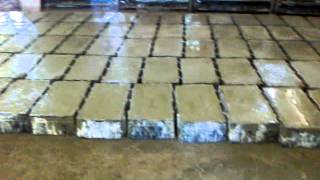 VIBRATION TABLE-CONCRETE BLOCK MAKING