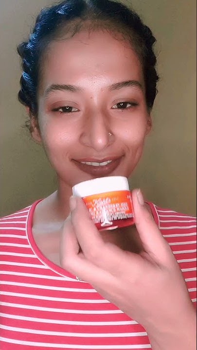 Turmeric and cranberry seed energizing radiance masque