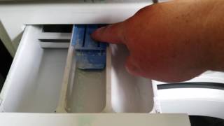 A quick and easy video to explain how remove, clean replace the
washing powder drawer on samsung machine