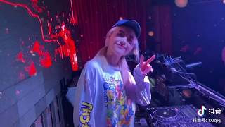 TikTok TQ (P15) - DJ qi qi - Nữ DJ Thể Hiện Vũ Điệu Quay Tay Trở Thành Thương Hiệu
