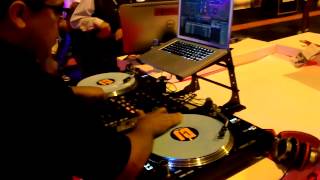 Scratch session with VirtualDJ 8 1