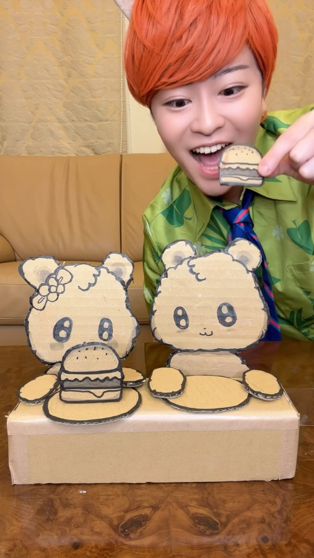 ROB SOMEONE OF A CARDBOARD HAMBURGER！#asmr