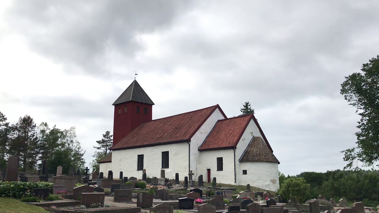 Helgmålsringning i Bokenäs gamla kyrka - YouTube