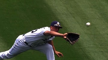 MIA@SD: Venable takes a hit away with a diving catch
