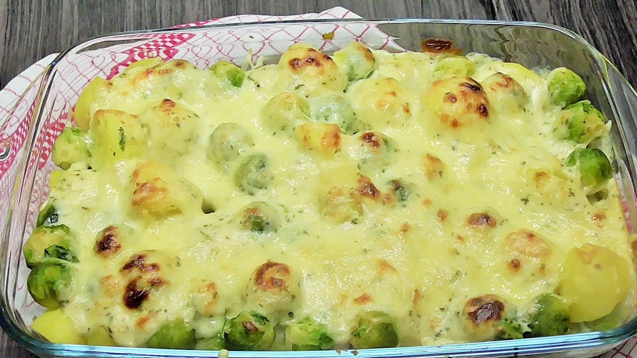 Ziemniaki zapiekane z brukselka i serowym sosem /Kasia ze slaska gotuje