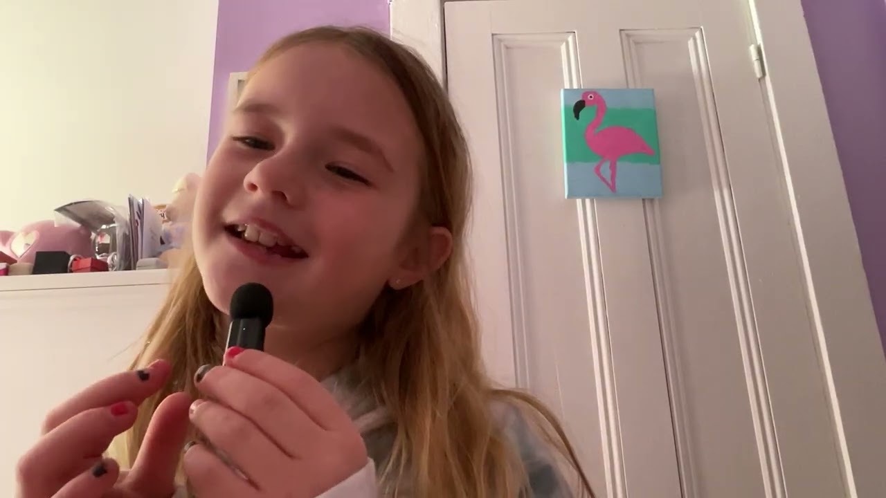 Doing my doing my  makeup step