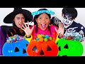 Linda Plays Halloween Trick or Treat Candy Haul Song