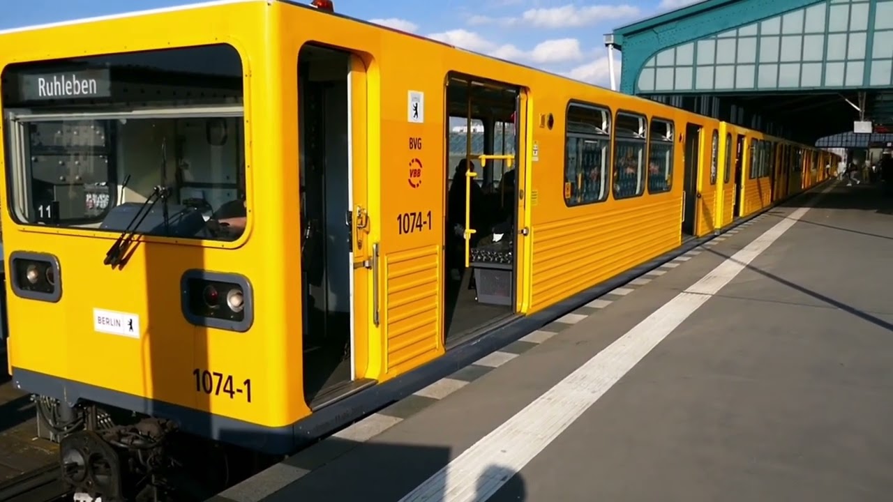 U-Bahn Berlin Züge auf der U12 (2022)[4K60p]