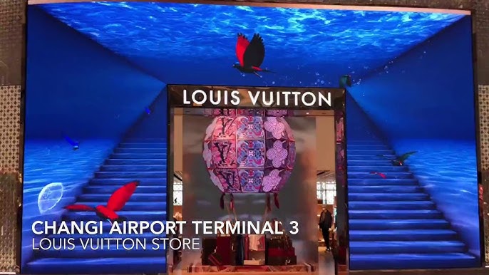 Louis Vuitton @ Singapore Airport, summer 2022, www.earthvi…