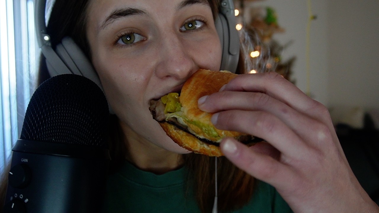 🥪 ASMR Roast Beef Sandwich Crunch