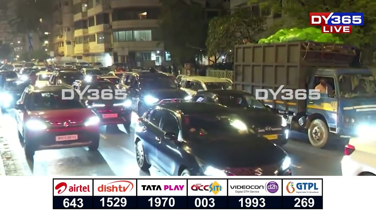 মুম্ৱাইৰ ৰজপথত টীম ইণ্ডিয়াৰ অনুৰাগীৰ অনন্দ।