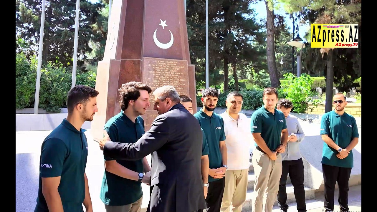 TİKA nın İnkişaf Elçiləri Proqramının iştirakçıları Bakıdakı  Türk şəhidliyi  abidəsini ziyarət edib