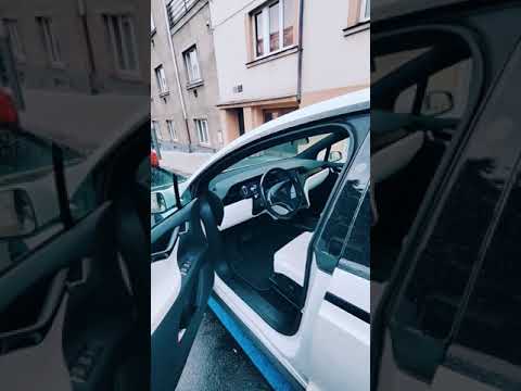 Vychytávka No.1 TESLA X