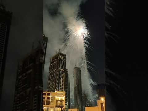 Amazing fireworks 🎆 in the heart of Dubai/Downtown/ Burj Khalifa 😲😵😵
