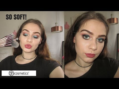 Testing out BH Cosmetics Lavish Elegance | Blue Cutcrease | Bianca Furnarello